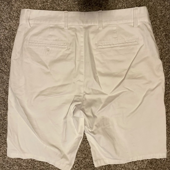 Men’s white shorts - Picture 2 of 3